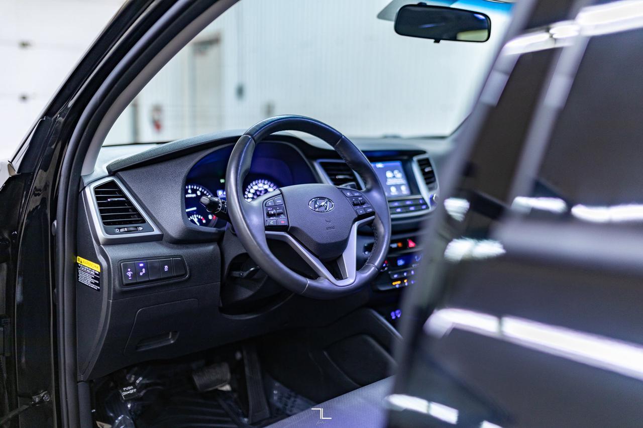 2018 Hyundai Tucson AWD SE Leather Roof BCam Red Deer AB