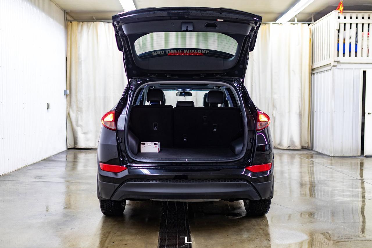 2018 Hyundai Tucson AWD SE Leather Roof BCam Red Deer AB