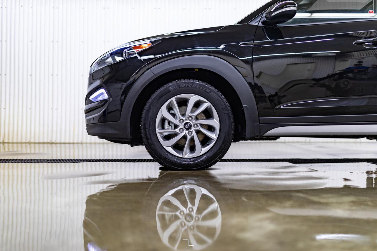2018 Hyundai Tucson AWD SE Leather Roof BCam Red Deer AB