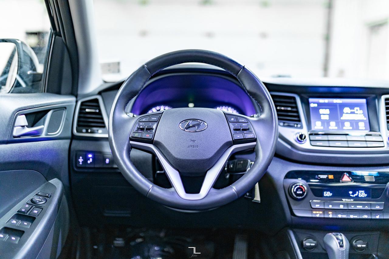 2018 Hyundai Tucson AWD SE Leather Roof BCam Red Deer AB