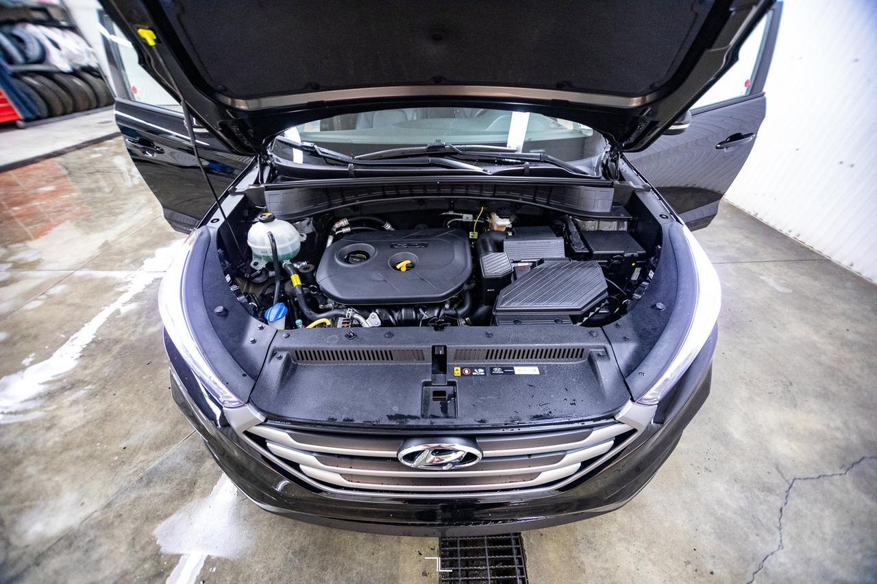 2018 Hyundai Tucson AWD SE Leather Roof BCam Red Deer AB