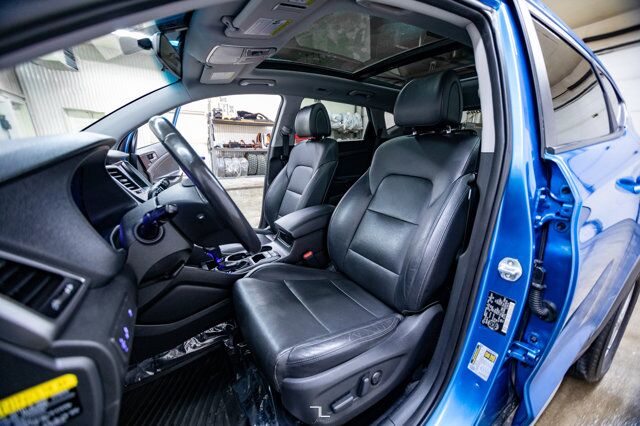 2018 Hyundai Tucson AWD SE Leather Roof BCam Red Deer AB