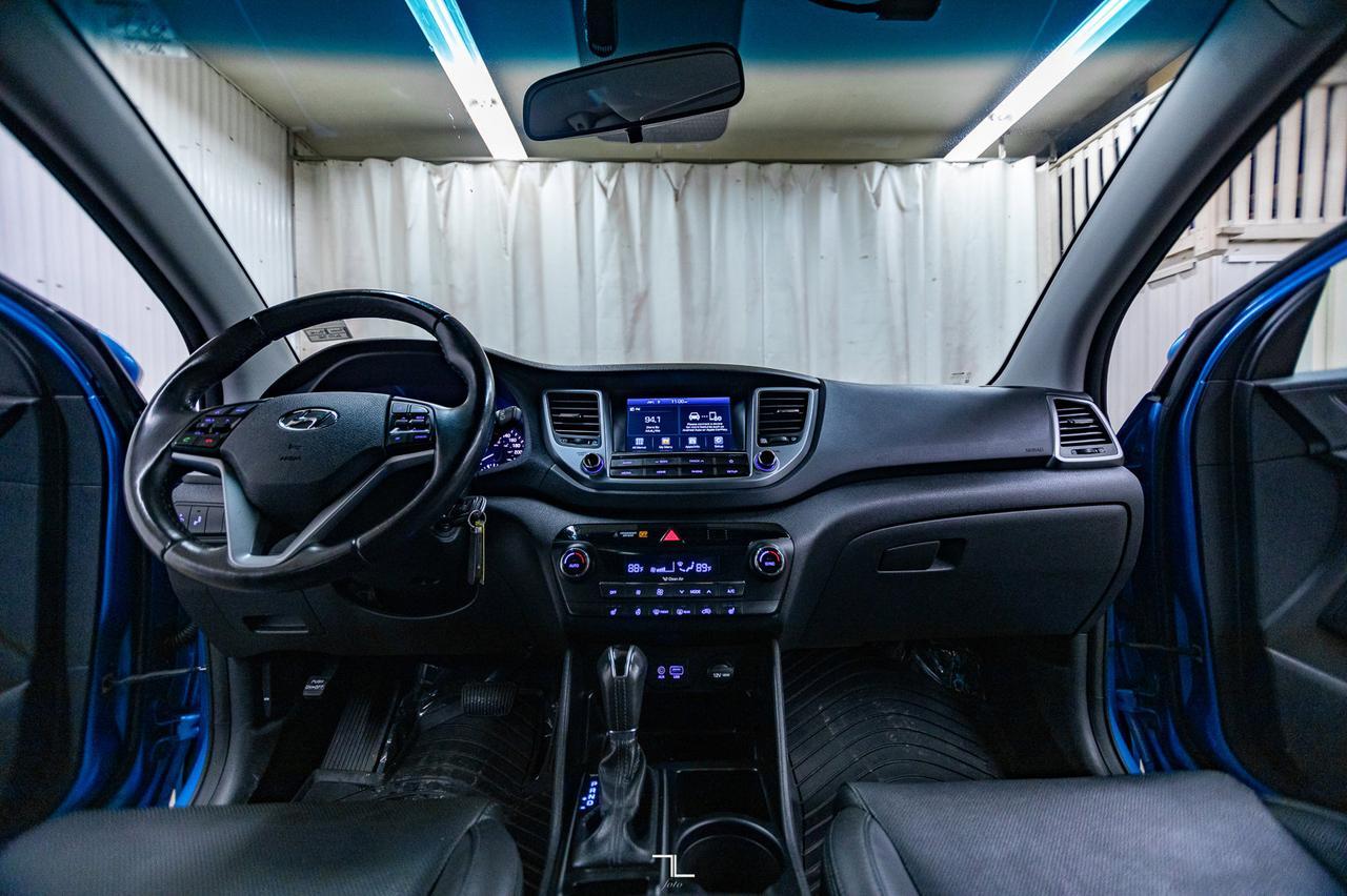 2018 Hyundai Tucson AWD SE Leather Roof BCam Red Deer AB