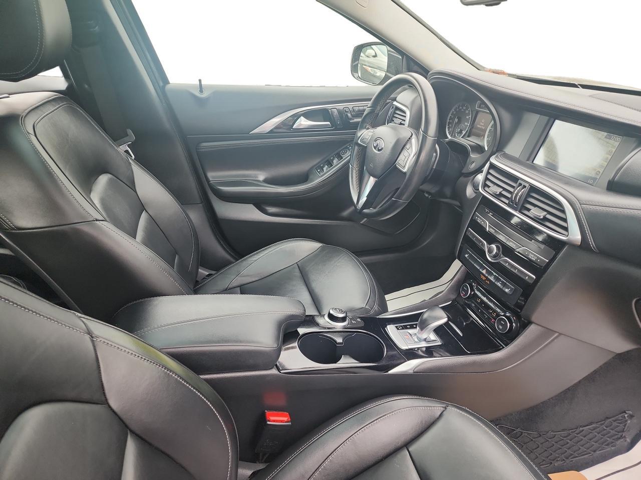 2018 INFINITI QX30 BASE; PREMIUM Kansas City MO