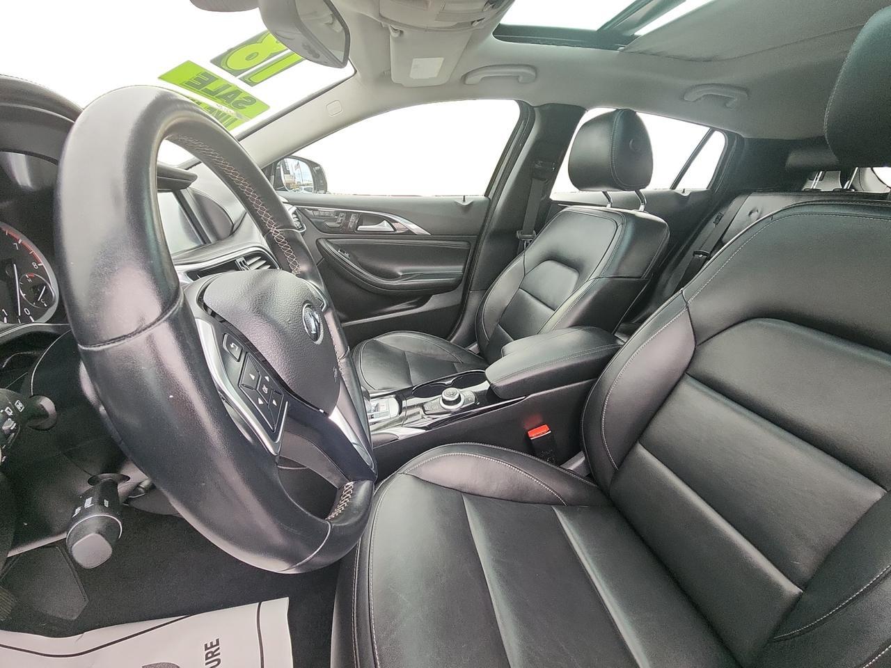 2018 INFINITI QX30 BASE; PREMIUM Kansas City MO