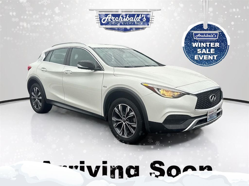 2018 INFINITI QX30 Luxury