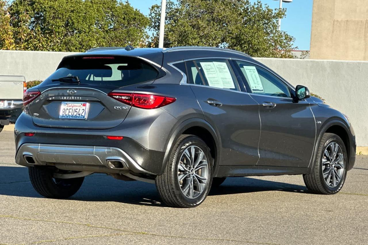 2018 INFINITI QX30 Luxury