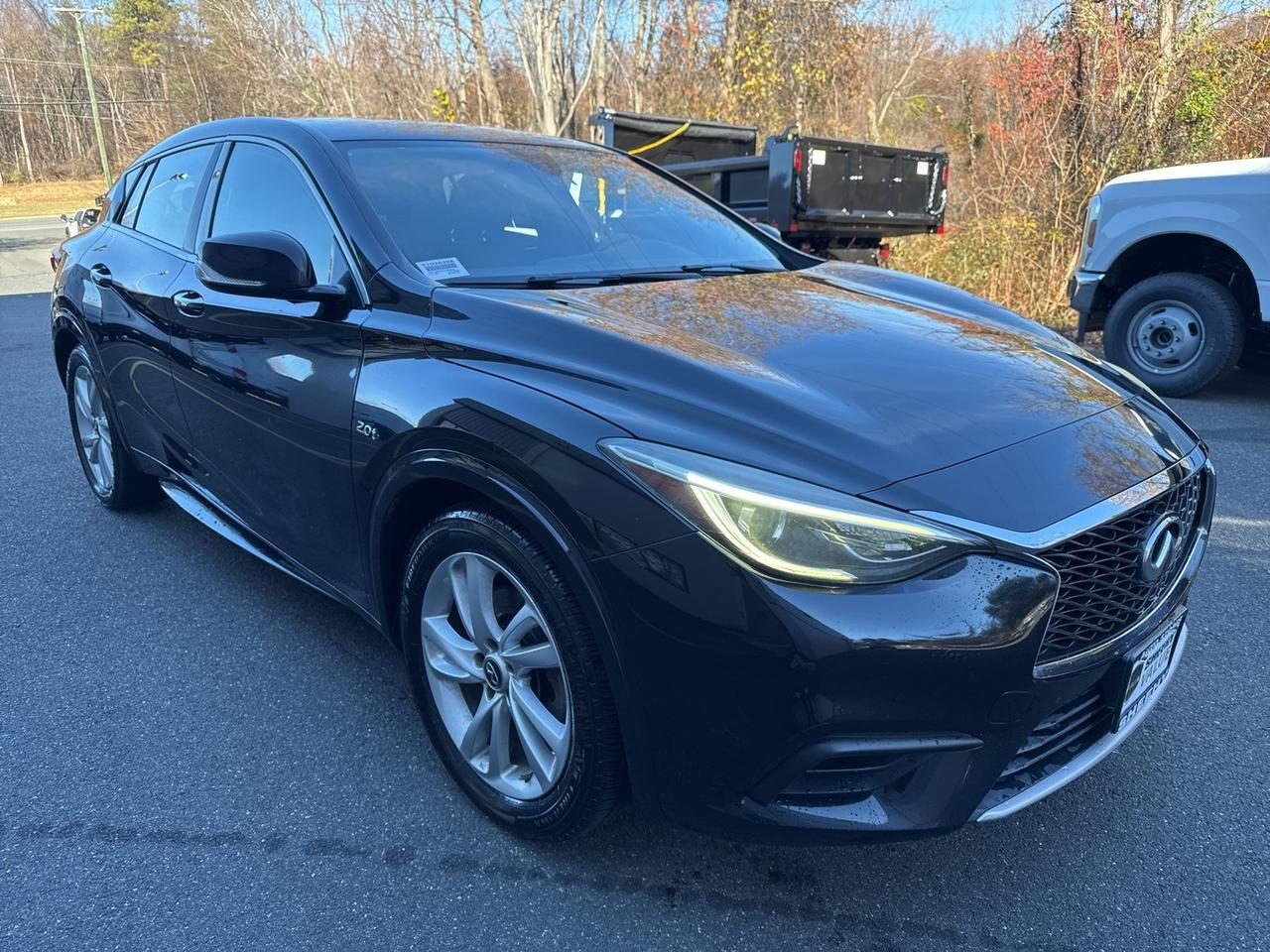 2018 INFINITI QX30 Luxury
