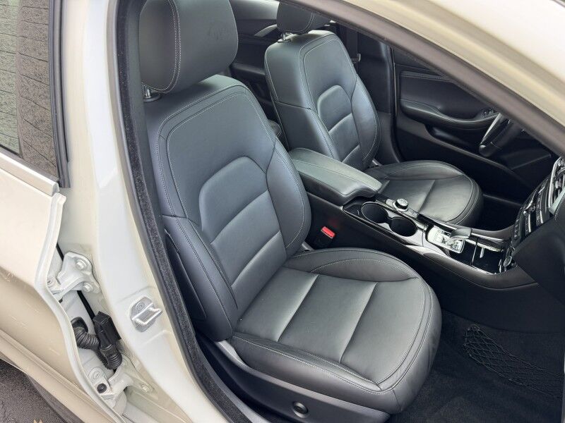 2018 INFINITI QX30 Premium Willow Grove PA