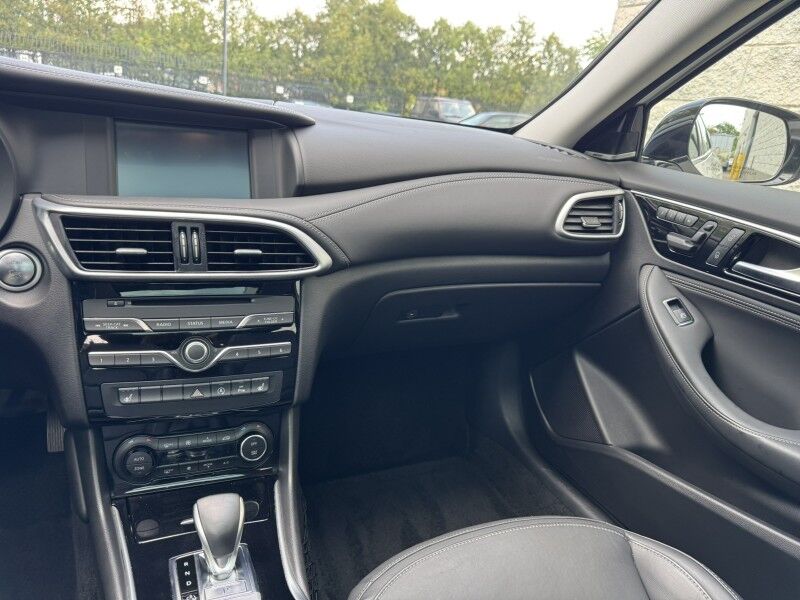 2018 INFINITI QX30 Premium Willow Grove PA