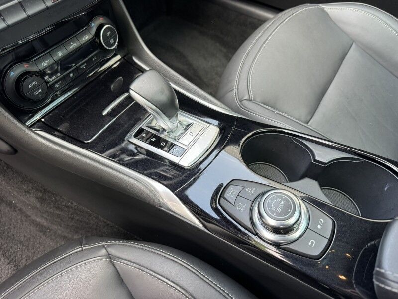 2018 INFINITI QX30 Premium Willow Grove PA