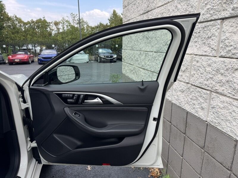 2018 INFINITI QX30 Premium Willow Grove PA