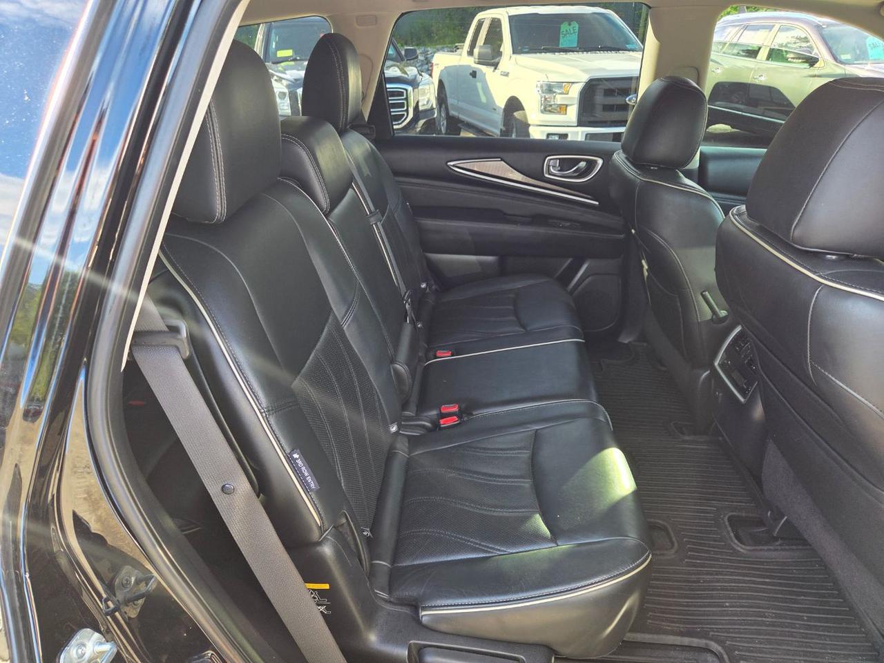 2018 INFINITI QX60 AWD Charlton MA