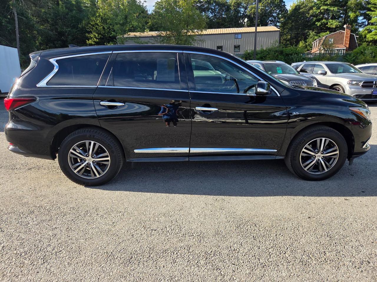 2018 INFINITI QX60 AWD Charlton MA