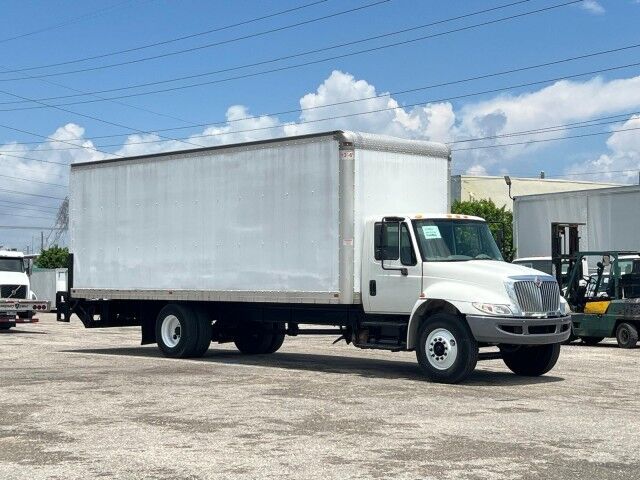 2018 International 4300 26' Dry Freight Truck with 2,500 lbs. Lift Gate