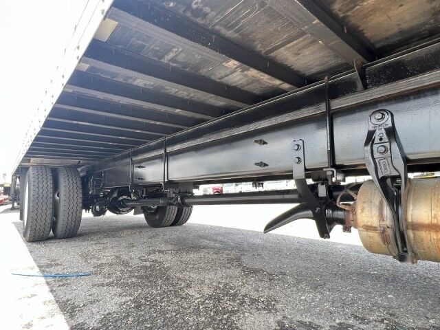 2018 International 4300 26' Dry Freight Truck with 2,500 lbs. Lift Gate Miami FL