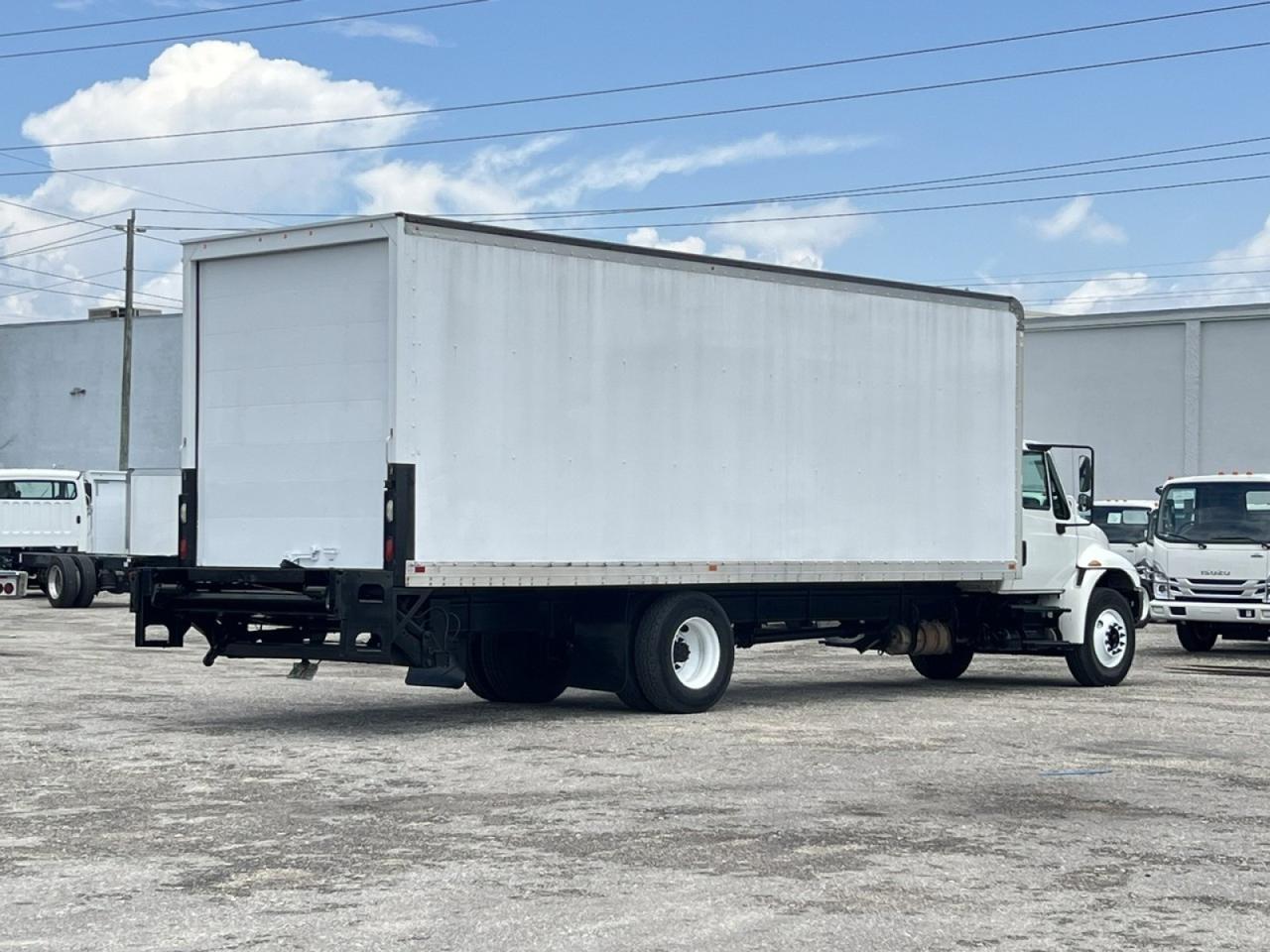 2018 International 4300 26' Dry Freight Truck with 2,500 lbs. Lift Gate