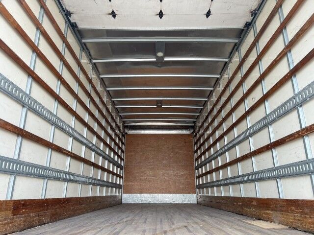 2018 International 4300 26' Dry Freight Truck with 2,500 lbs. Lift Gate Tampa FL