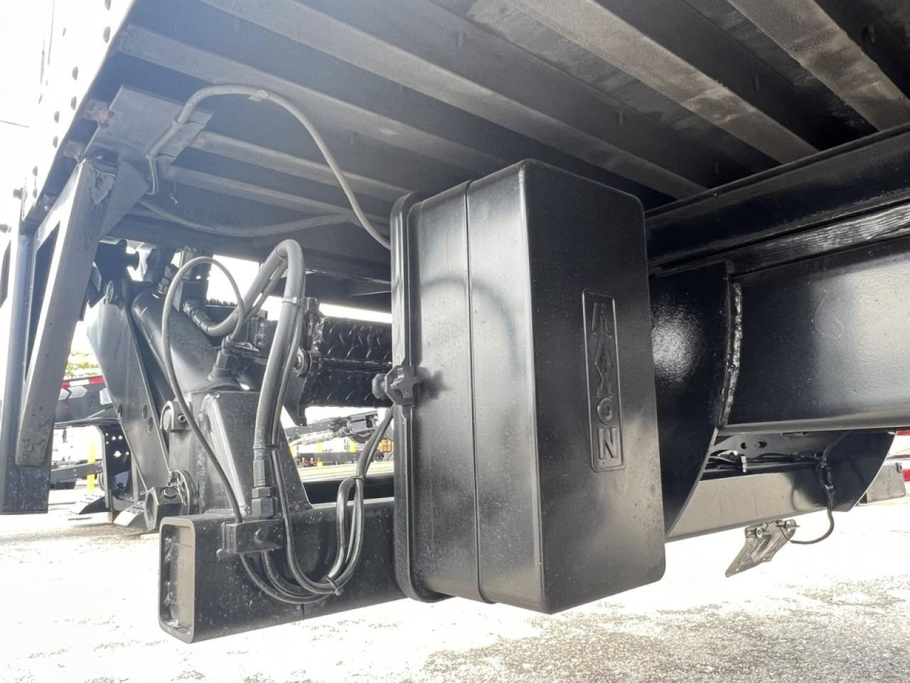 2018 International 4300 26' Dry Freight Truck with 2,500 lbs. Lift Gate Tampa FL