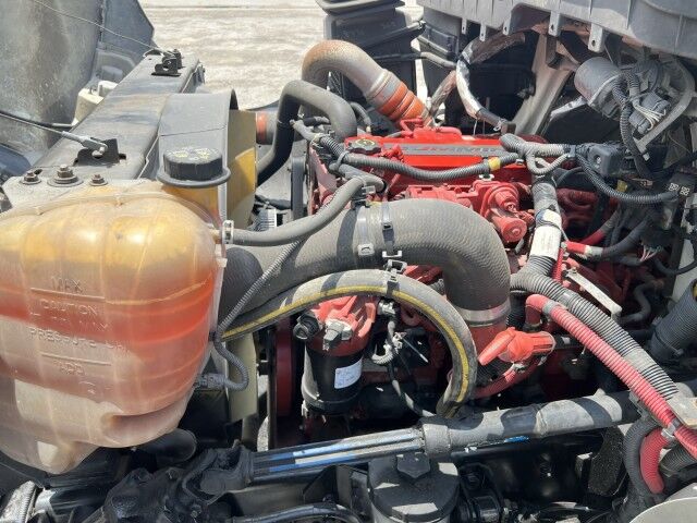 2018 International 4300 26' Dry Freight Truck with 2,500 lbs. Lift Gate Miami FL