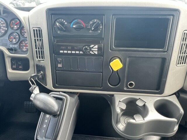 2018 International 4300 26' Dry Freight Truck with 2,500 lbs. Lift Gate Miami FL