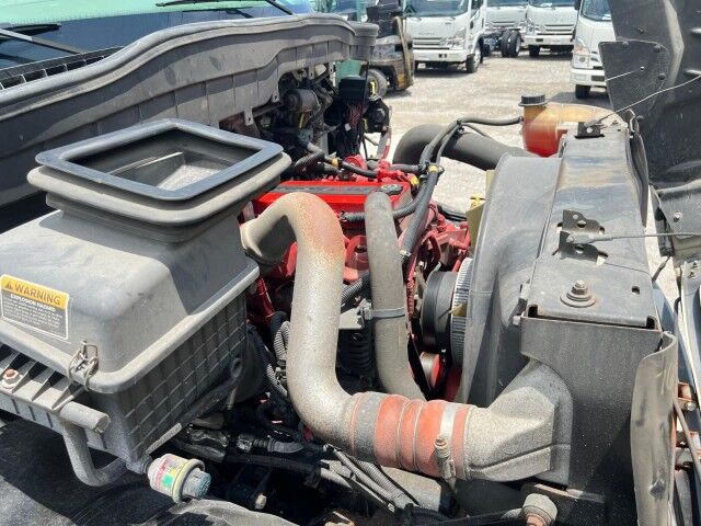 2018 International 4300 26' Dry Freight Truck with 2,500 lbs. Lift Gate Miami FL