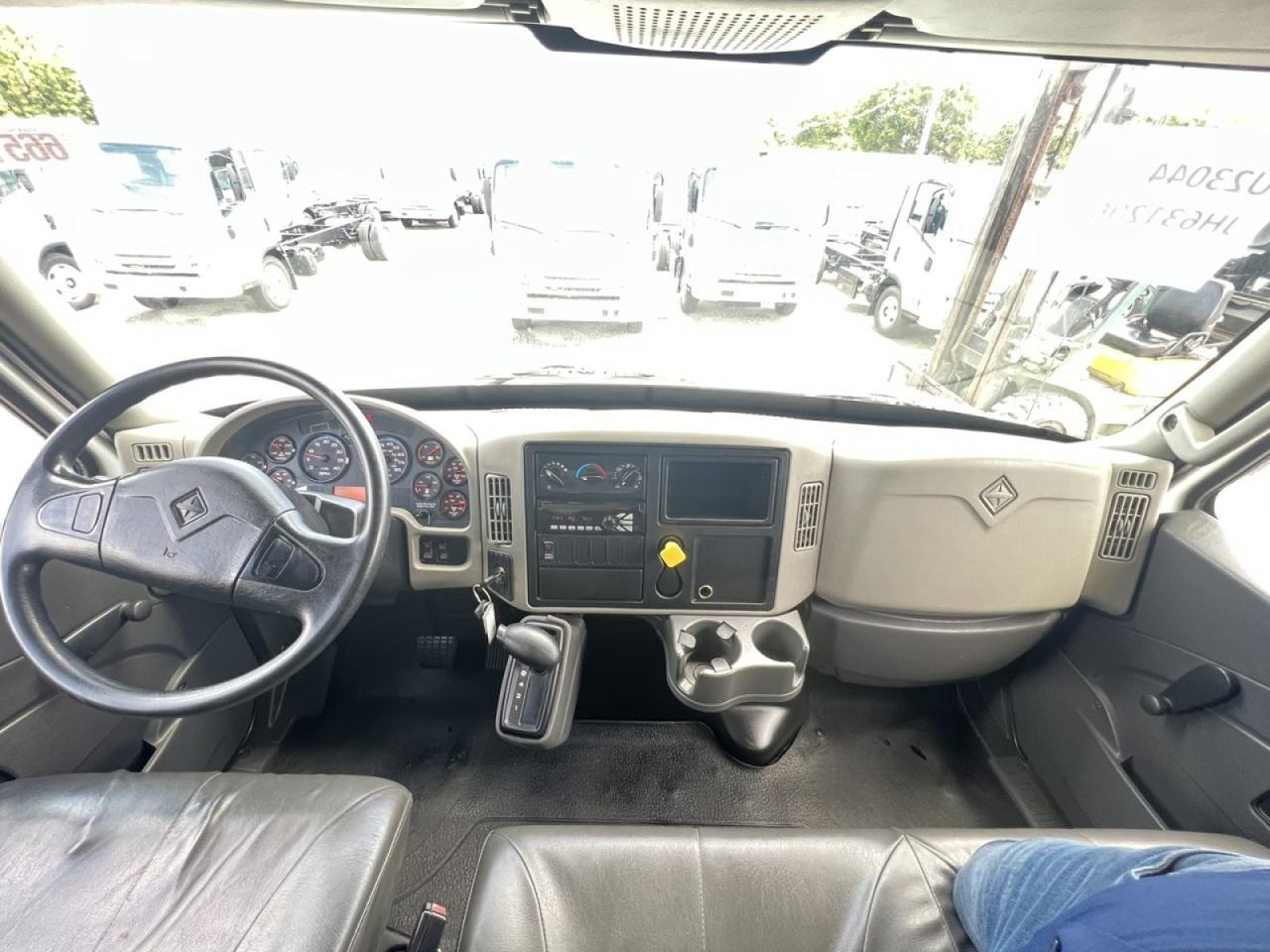 2018 International 4300 26' Dry Freight Truck with 2,500 lbs. Lift Gate Tampa FL