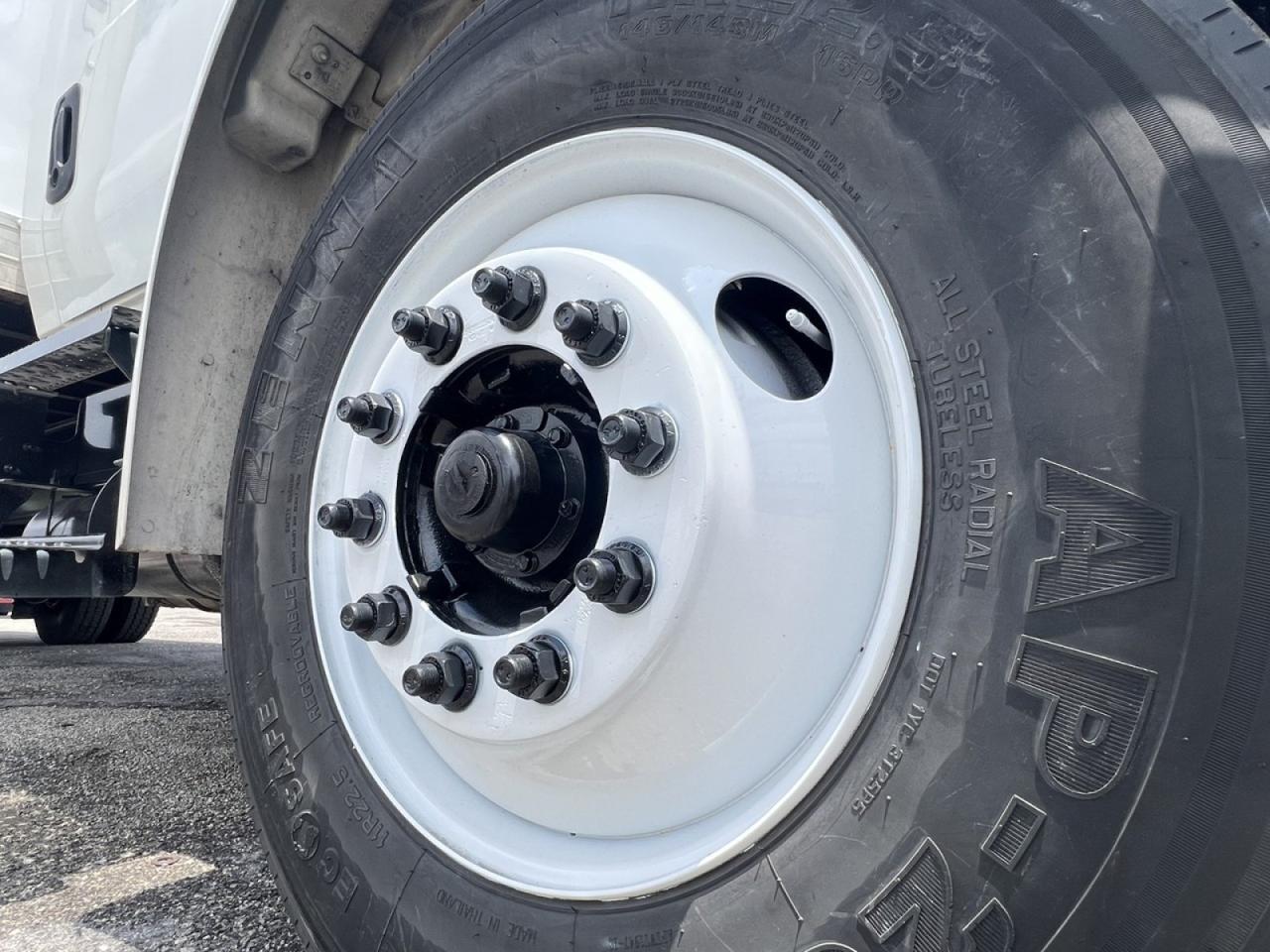 2018 International 4300 26' Dry Freight Truck with 2,500 lbs. Lift Gate Tampa FL