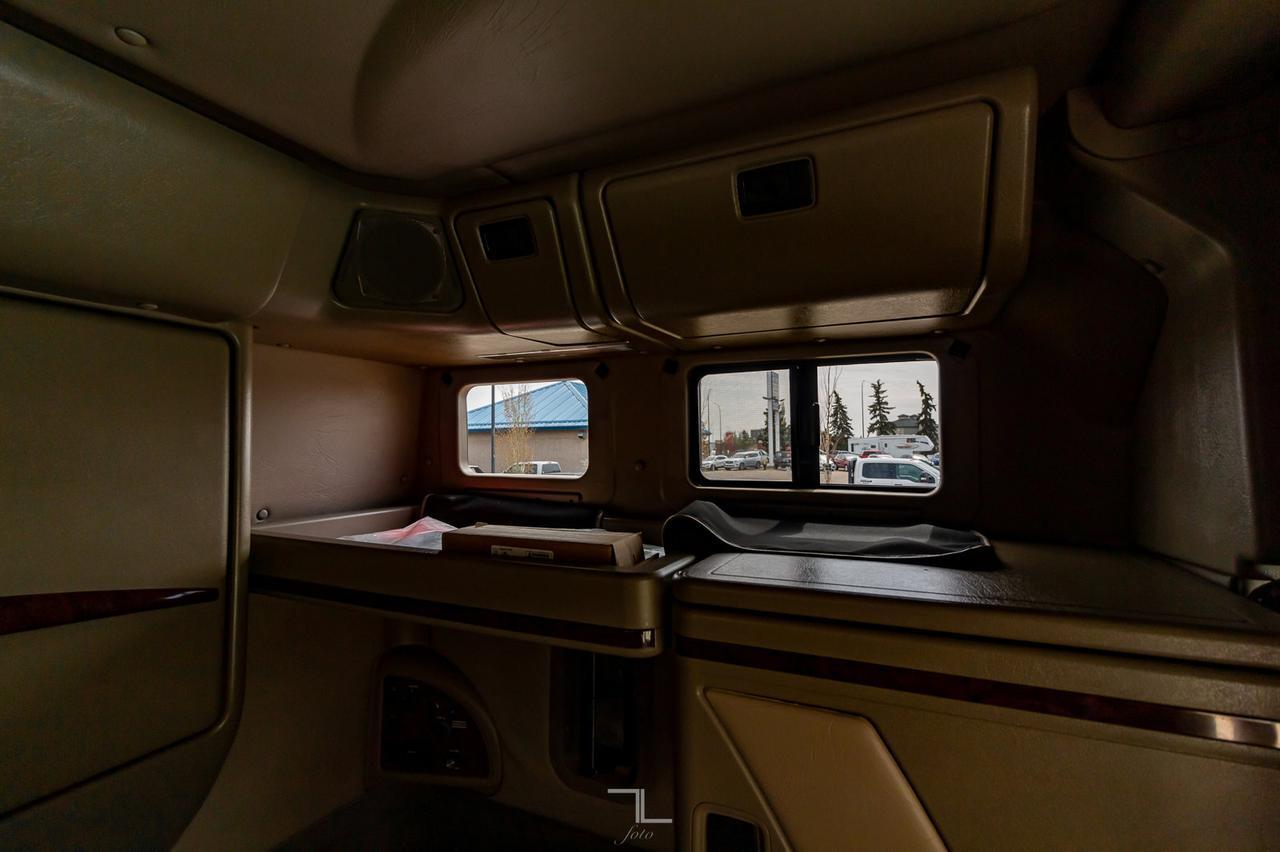 2018 International 9900i Eagle Tractor Sleeper Red Deer AB