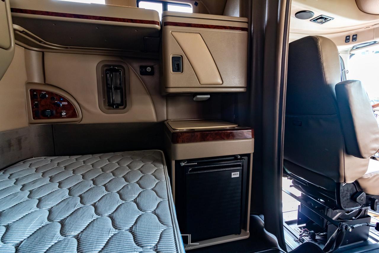 2018 International 9900i Eagle Tractor Sleeper Red Deer AB