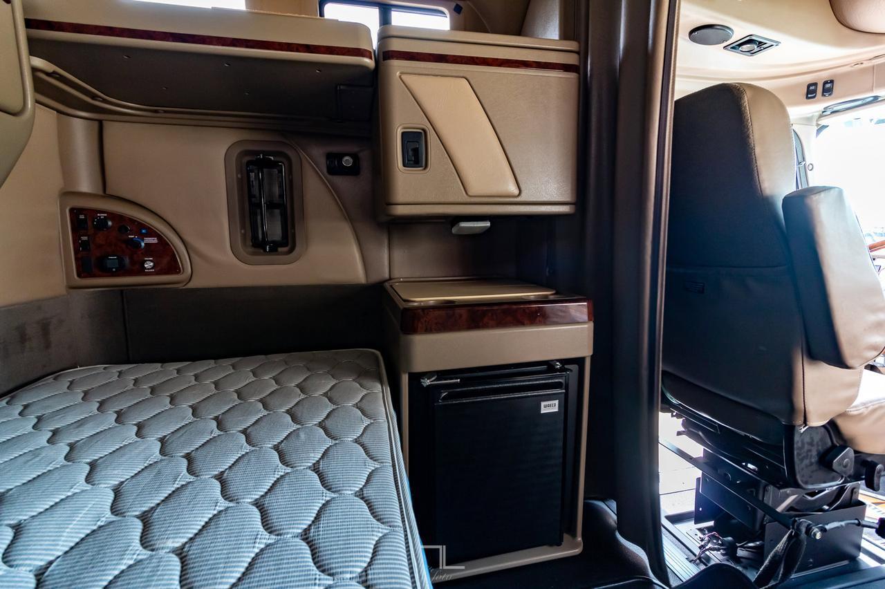 2018 International 9900i Eagle Tractor Sleeper Red Deer AB