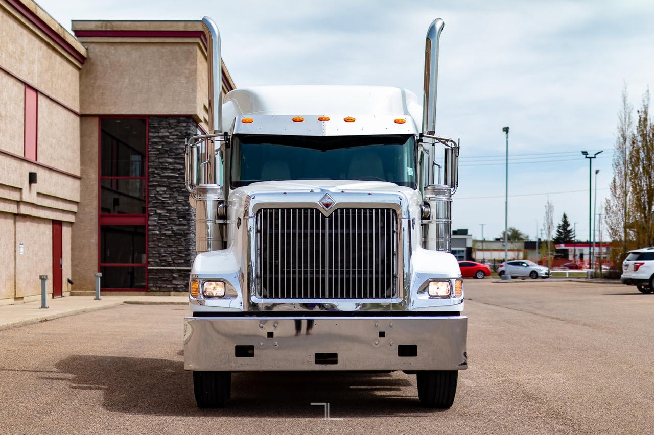2018 International 9900i Eagle Tractor Sleeper Red Deer AB
