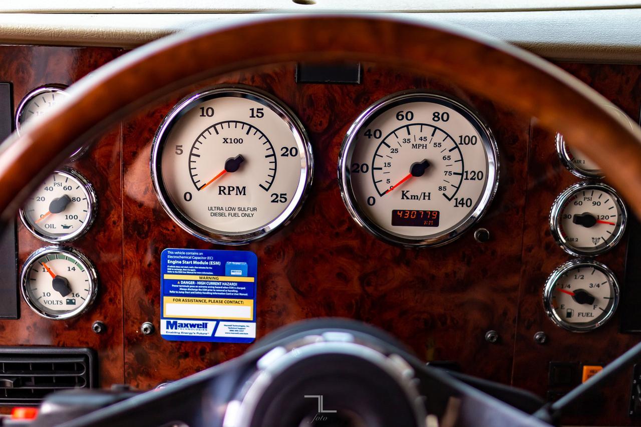 2018 International 9900i Eagle Tractor Sleeper Red Deer AB