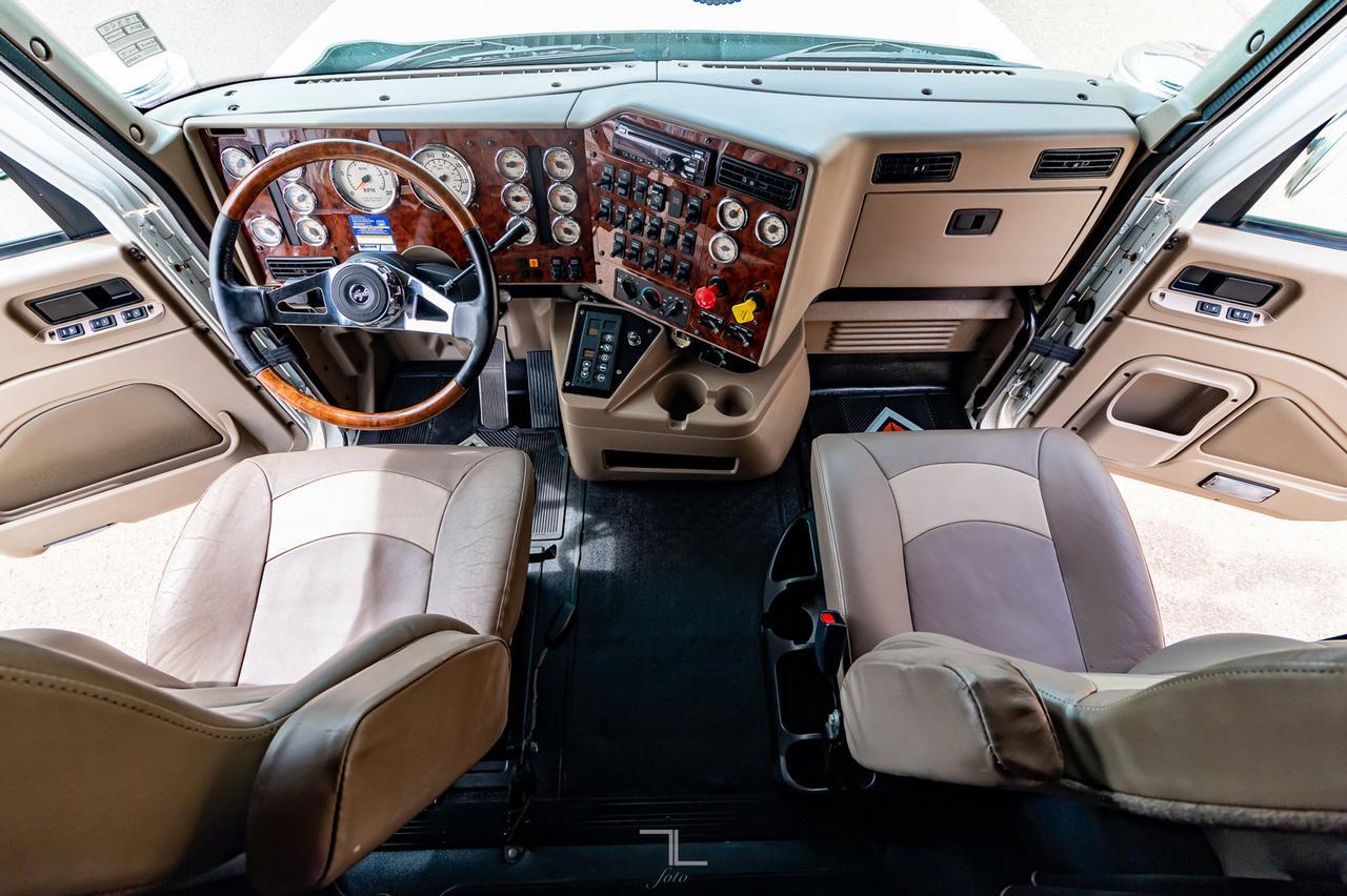 2018 International 9900i Eagle Tractor Sleeper Red Deer AB