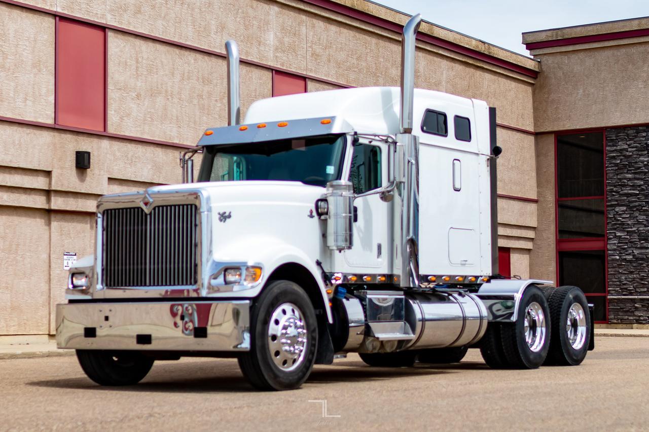2018 International 9900i Eagle Tractor Sleeper Red Deer AB
