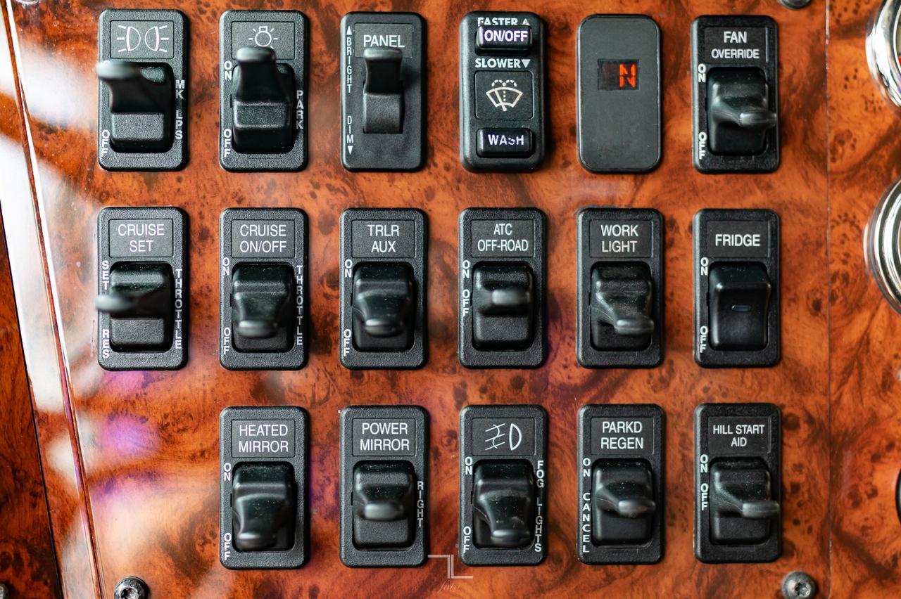 2018 International 9900i Eagle Tractor Sleeper Red Deer AB