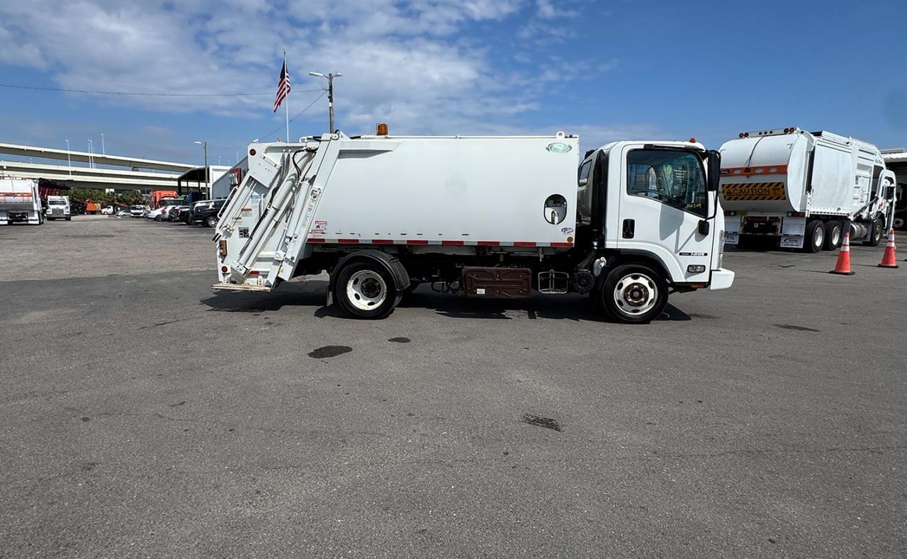 2018 Isuzu NRR 8 yard New Way Rear Loader Garbage Truck Tampa FL