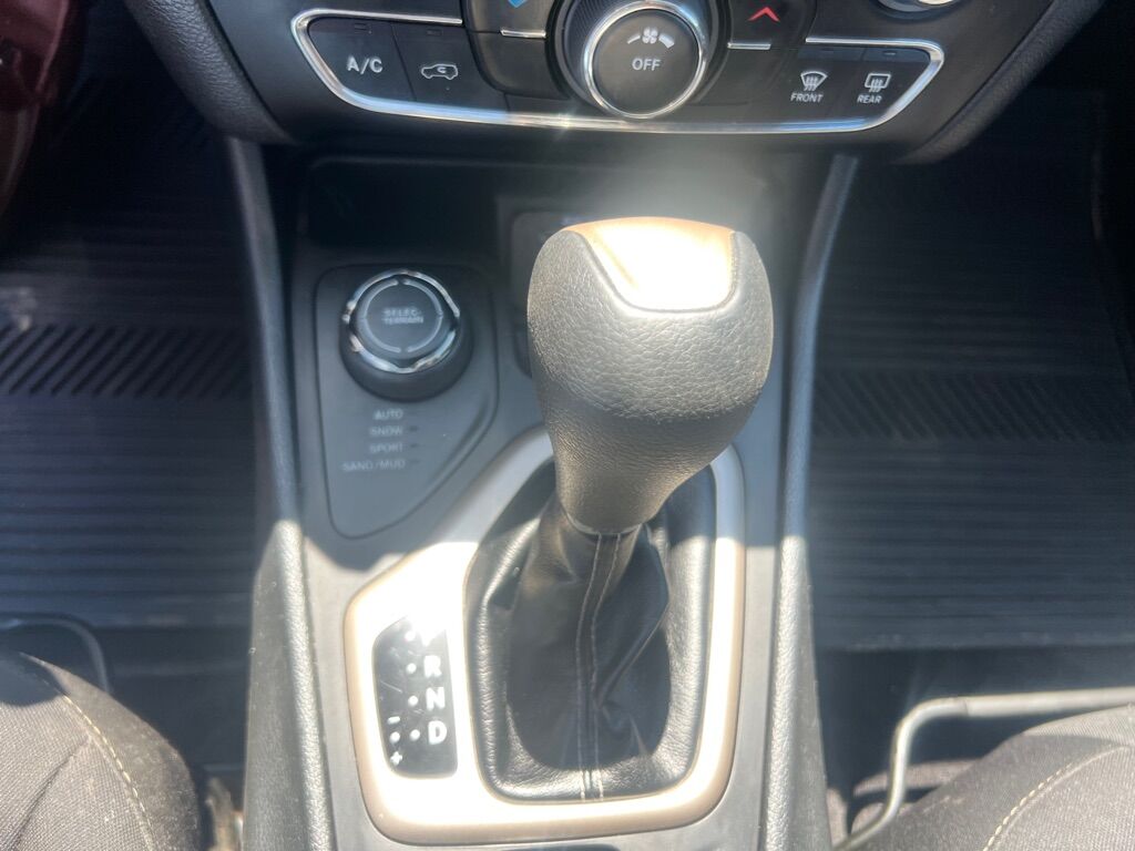 2018 JEEP CHEROKEE LATITUDE Des Moines WA
