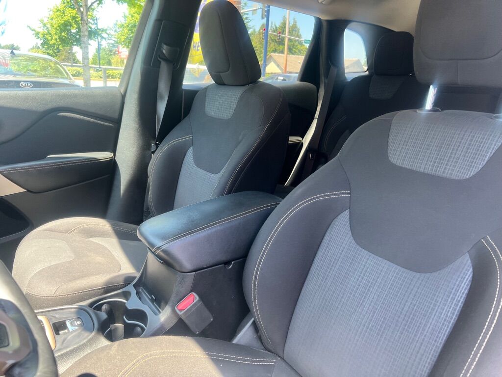 2018 JEEP CHEROKEE LATITUDE Des Moines WA