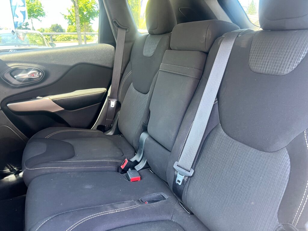 2018 JEEP CHEROKEE LATITUDE Des Moines WA