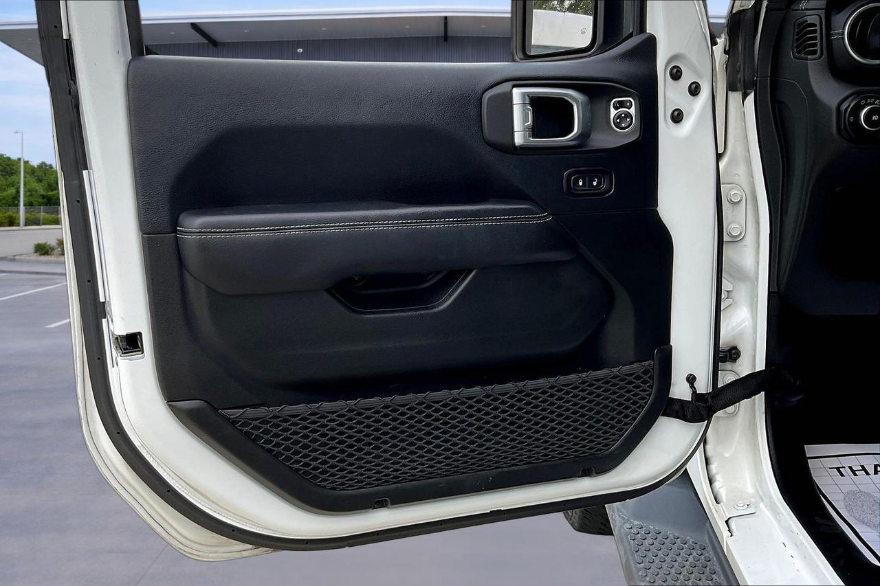 2018 JEEP WRANGLER UNLIMI SAHARA Houston TX