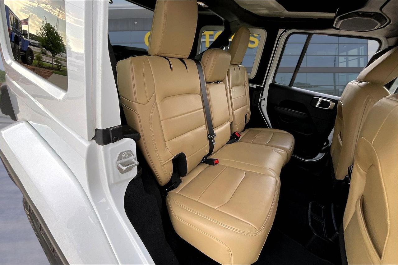 2018 JEEP WRANGLER UNLIMI SAHARA Houston TX