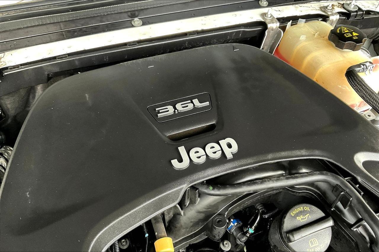 2018 JEEP WRANGLER UNLIMI SAHARA Houston TX