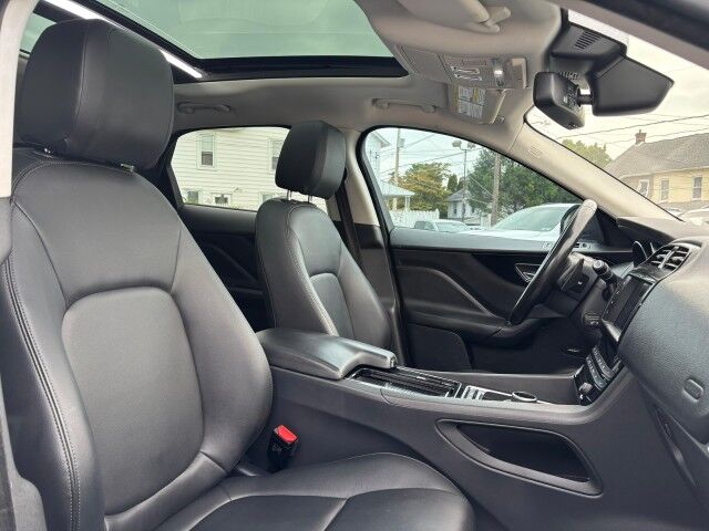 2018 Jaguar F-PACE 20d Premium Whitehall PA