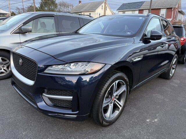 2018 Jaguar F-PACE R-Sport's photo