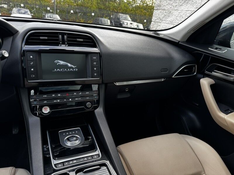 2018 Jaguar F-PACE 25t Premium Willow Grove PA
