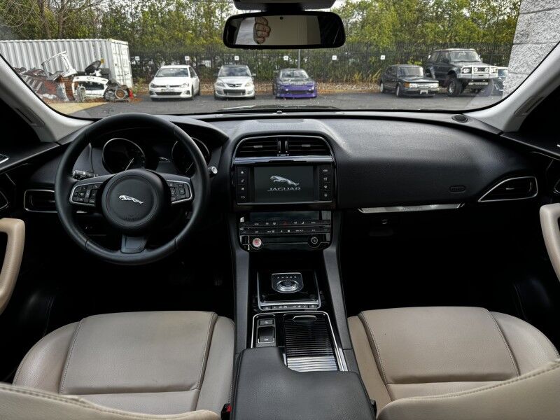 2018 Jaguar F-PACE 25t Premium Willow Grove PA
