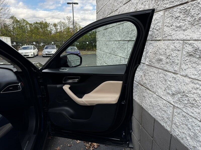 2018 Jaguar F-PACE 25t Premium Willow Grove PA