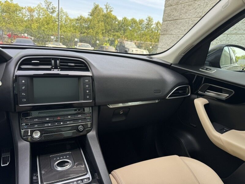 2018 Jaguar F-PACE 25t Premium Willow Grove PA