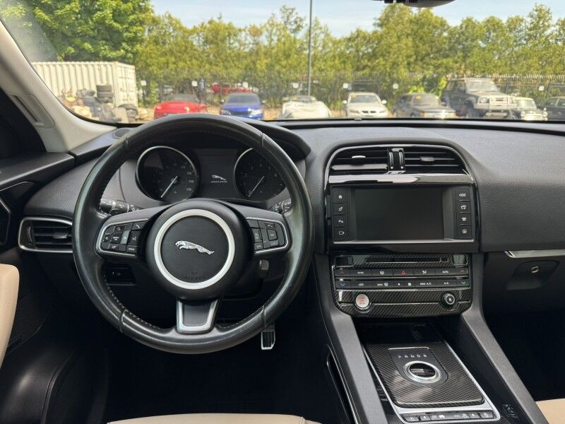 2018 Jaguar F-PACE 25t Premium Willow Grove PA